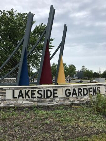 Lakeside Gardens Sign